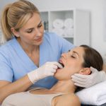 Jak skutecznie pracować z pacjentem przy zaburzeniach stawów skroniowo-żuchwowych — praktyczny przewodnik dla terapeutów